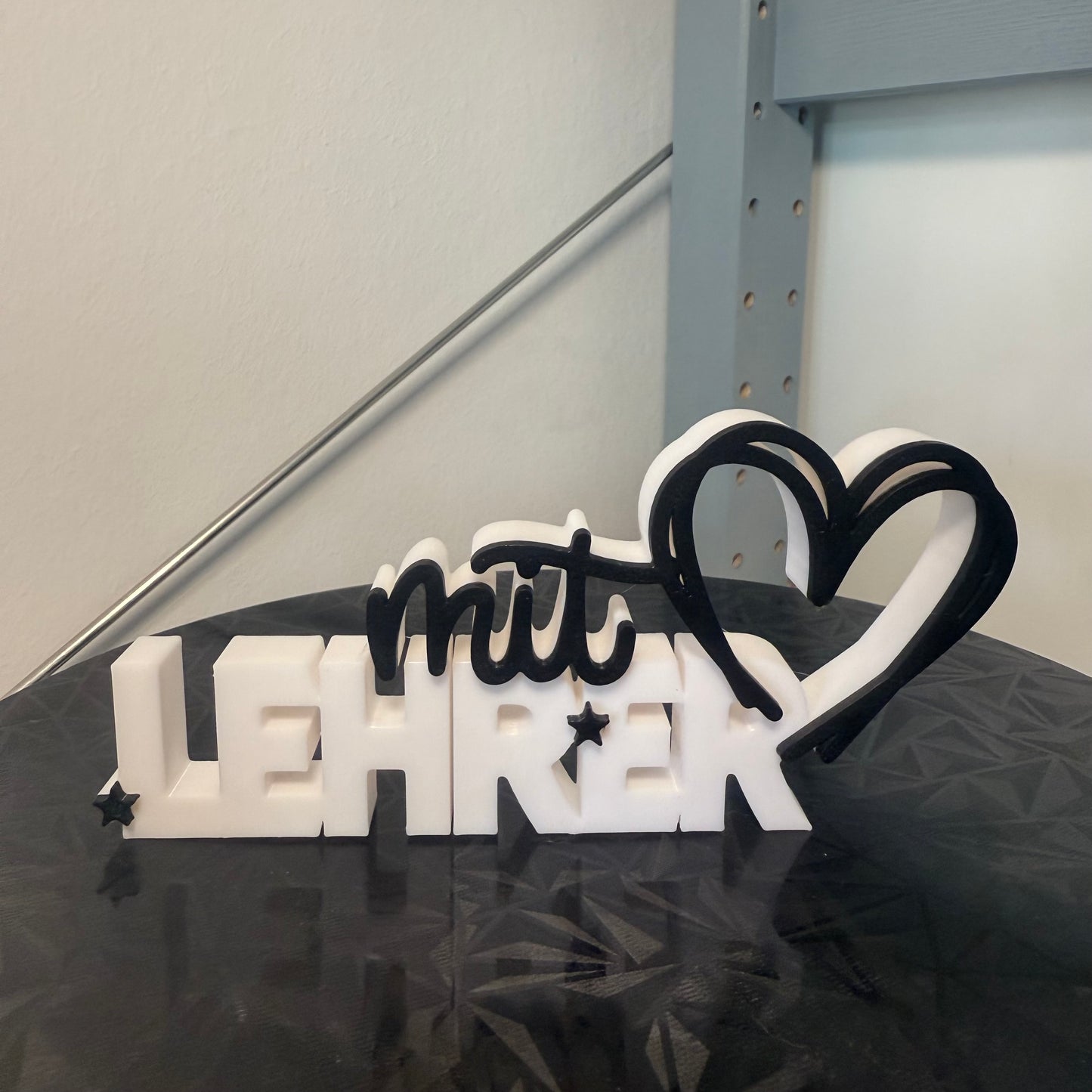 Lehrer mit Herz – 3D-Schriftzug als liebevolles Geschenk für Lehrer