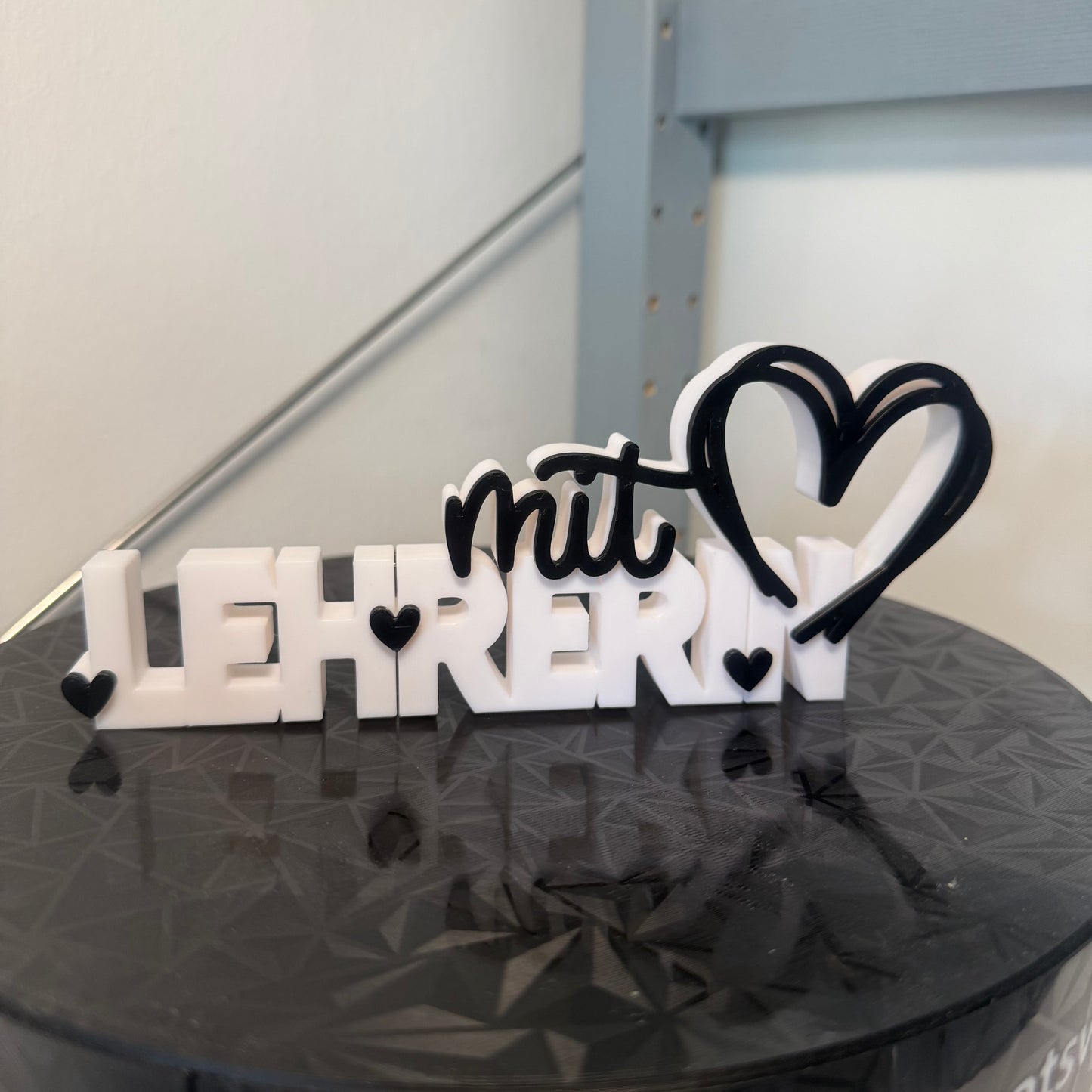 Lehrerin mit Herz – 3D-Schriftzug als liebevolles Geschenk für Lehrerinnen