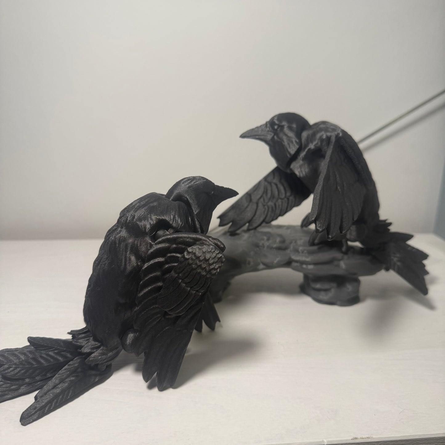 3D-gedruckte Rabenfigur – Mystische Deko für Zuhause oder Büro