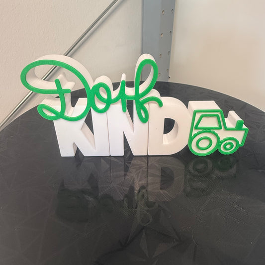 3D Schriftzug “Dorfkind” mit Traktor – Lustige Deko für Kinderzimmer & Landhaus-Stil