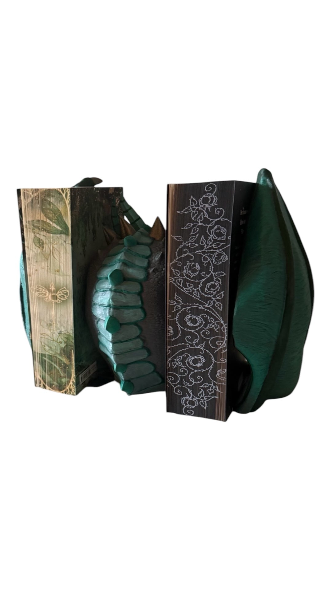 🖤 Handbemalte Drachen-Buchstütze – mächtiger Blickfang für Fantasy-Fans