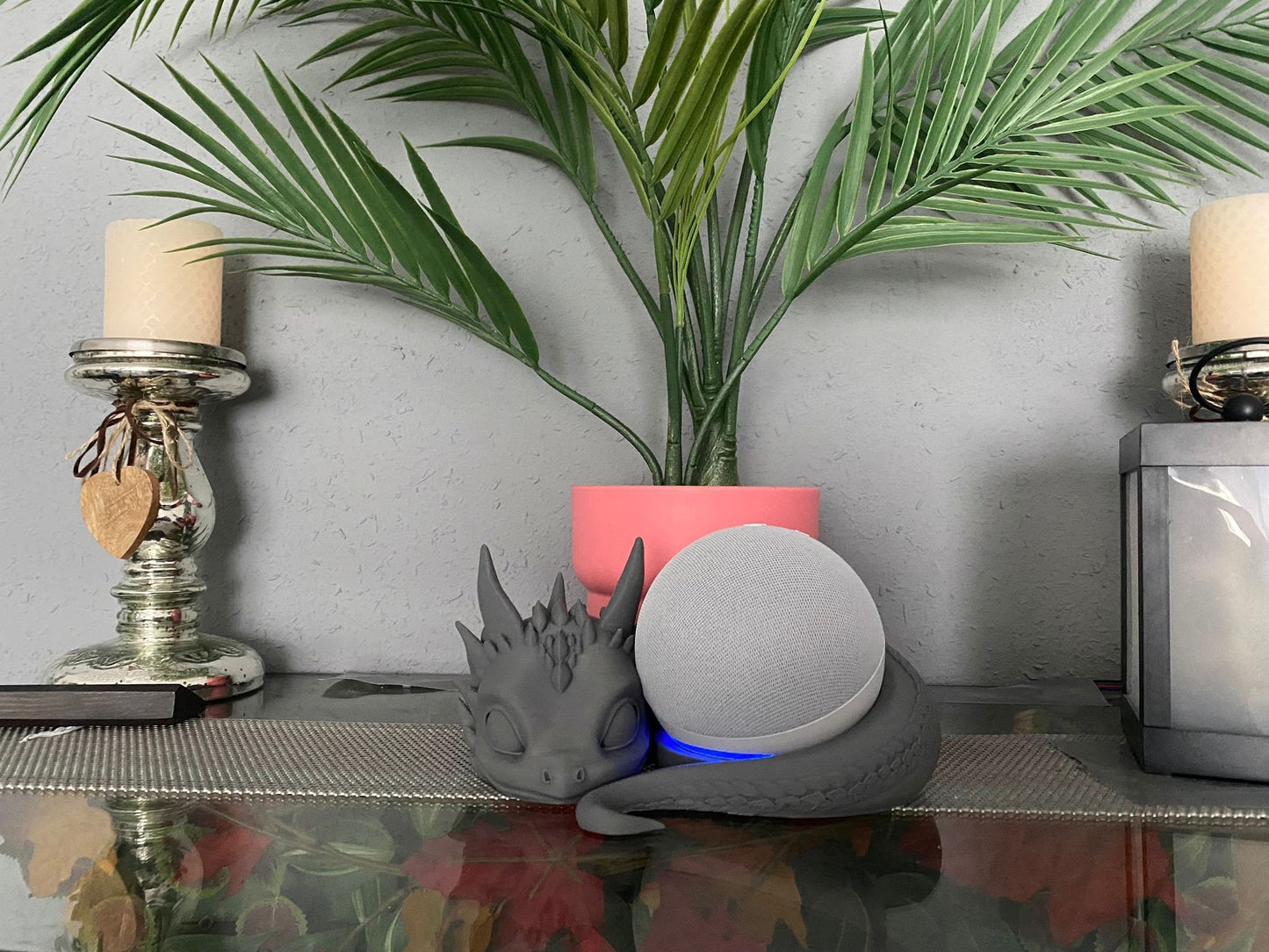Drachenhalterung Alexa Kompatibel geschlossene Augen