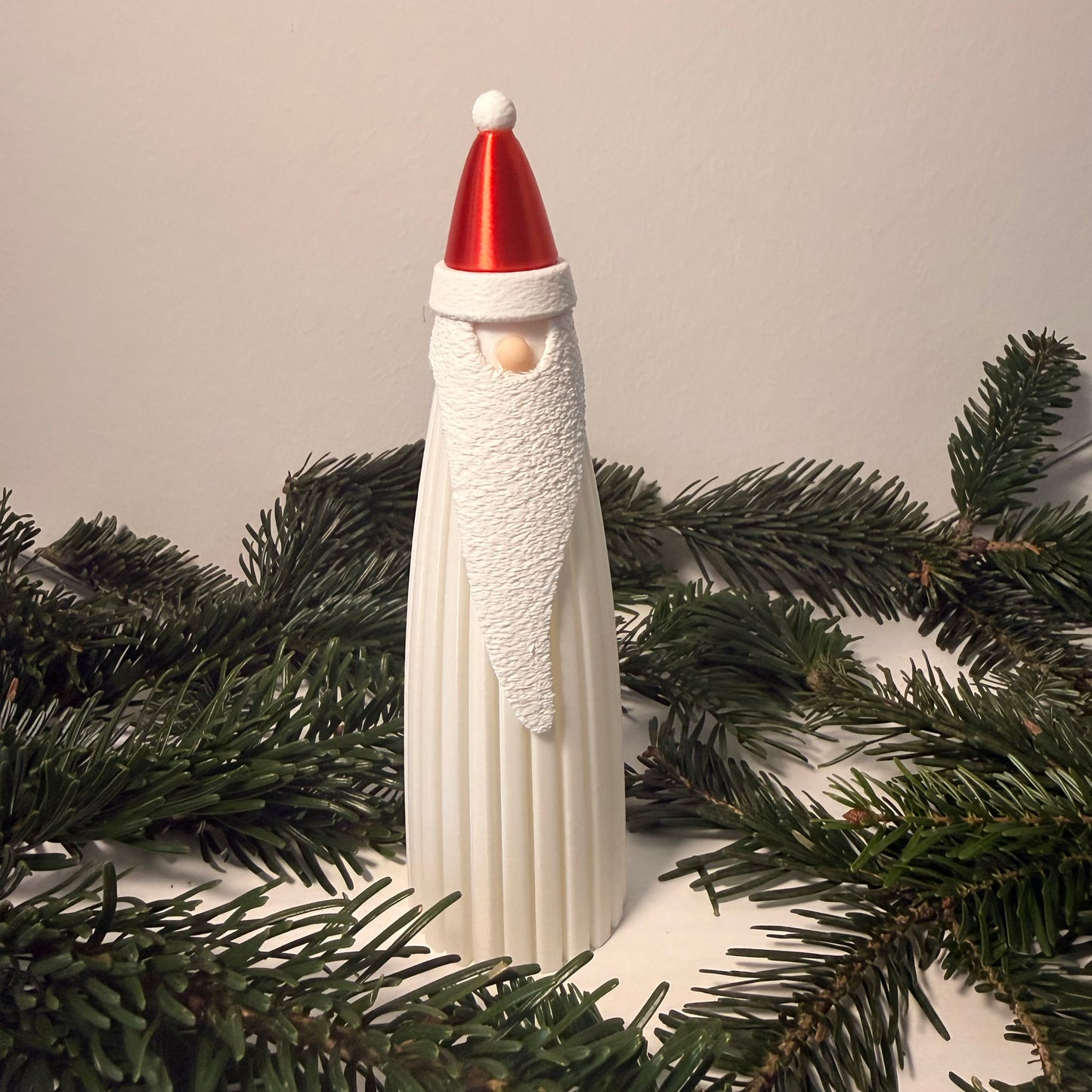 Skandinavischer Weihnachtsmann – 3D-gedruckte Dekofigur mit langer Bartstruktur | Moderne Weihnachtsdeko aus PLA | LED-Teelicht-kompatibel (nicht inklusive)