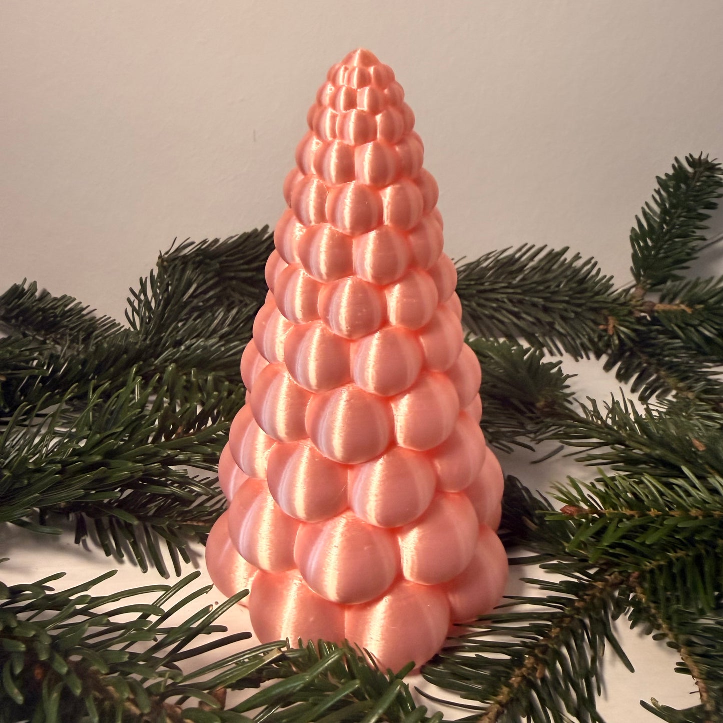 3D gedruckter Weihnachtsbaum aus PLA – Moderne Deko Tanne in Metallic-Optik | Weihnachtsdeko | LED Teelicht Baum (Teelicht nicht inklusive)