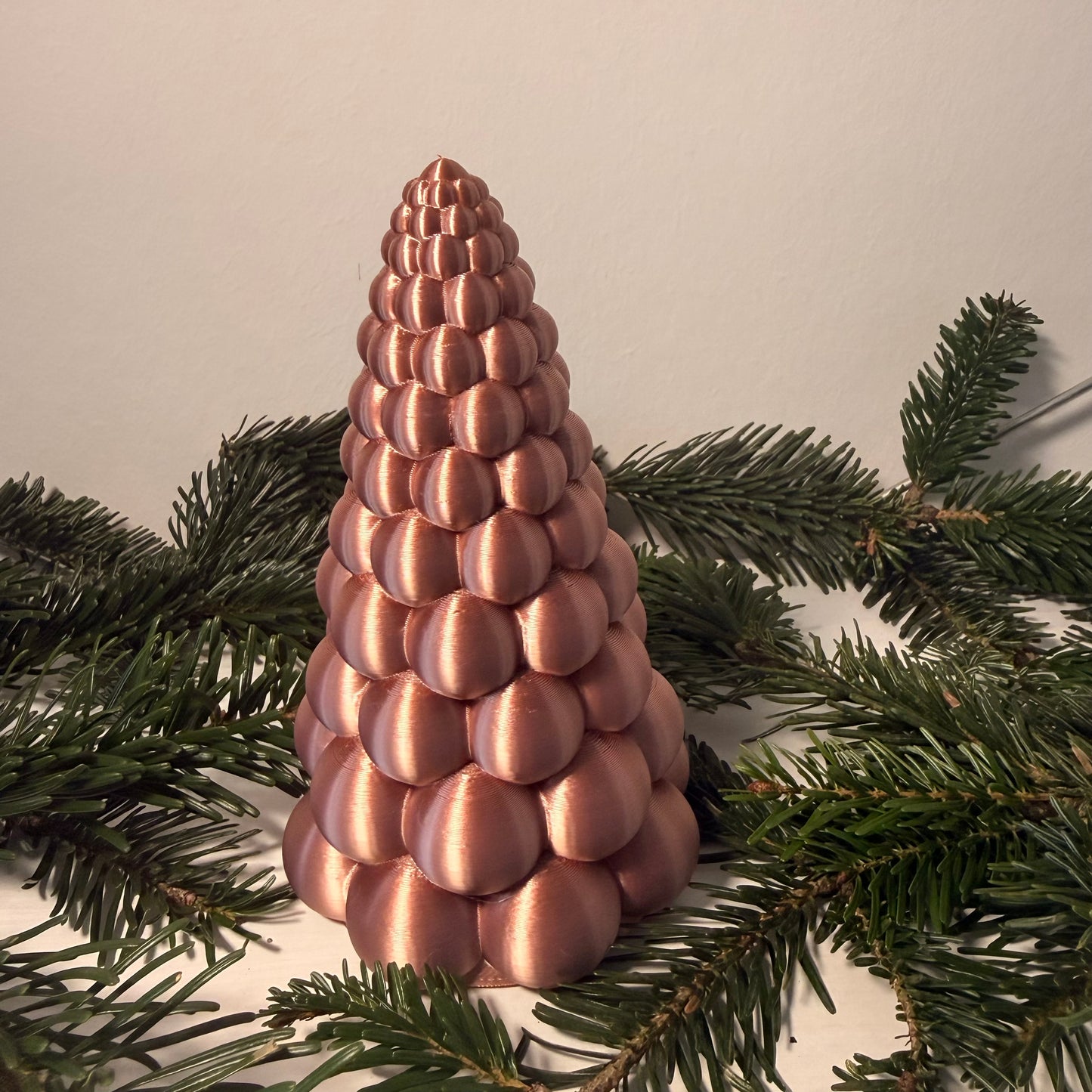 3D gedruckter Weihnachtsbaum aus PLA – Moderne Deko Tanne in Metallic-Optik | Weihnachtsdeko | LED Teelicht Baum (Teelicht nicht inklusive)