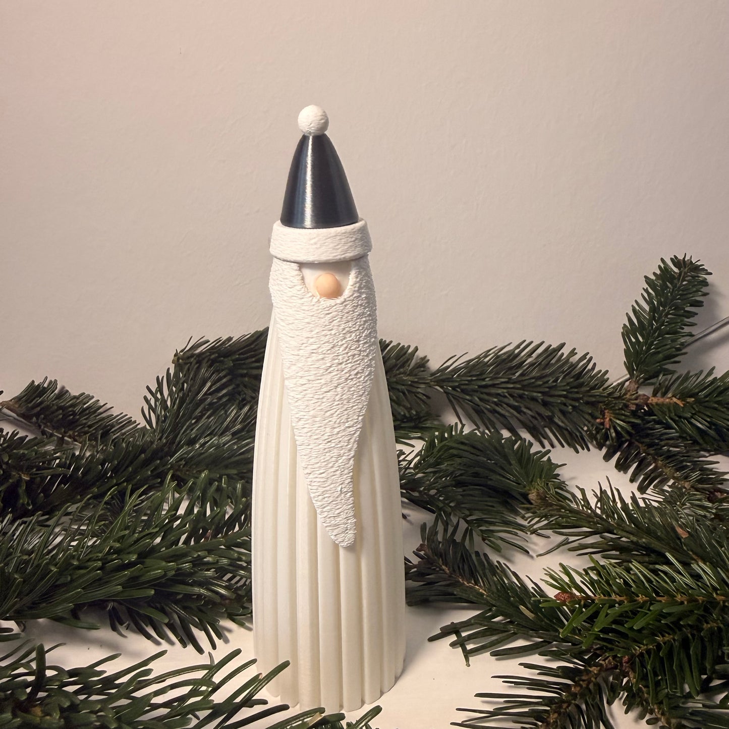 Skandinavischer Weihnachtsmann – 3D-gedruckte Dekofigur mit langer Bartstruktur | Moderne Weihnachtsdeko aus PLA | LED-Teelicht-kompatibel (nicht inklusive)