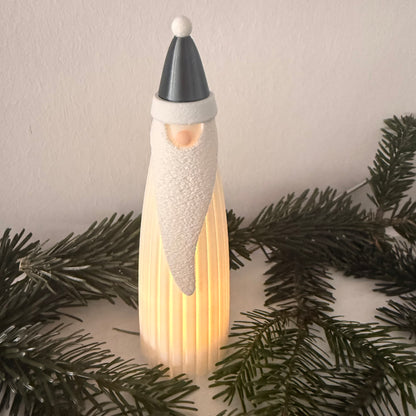 Skandinavischer Weihnachtsmann – 3D-gedruckte Dekofigur mit langer Bartstruktur | Moderne Weihnachtsdeko aus PLA | LED-Teelicht-kompatibel (nicht inklusive)