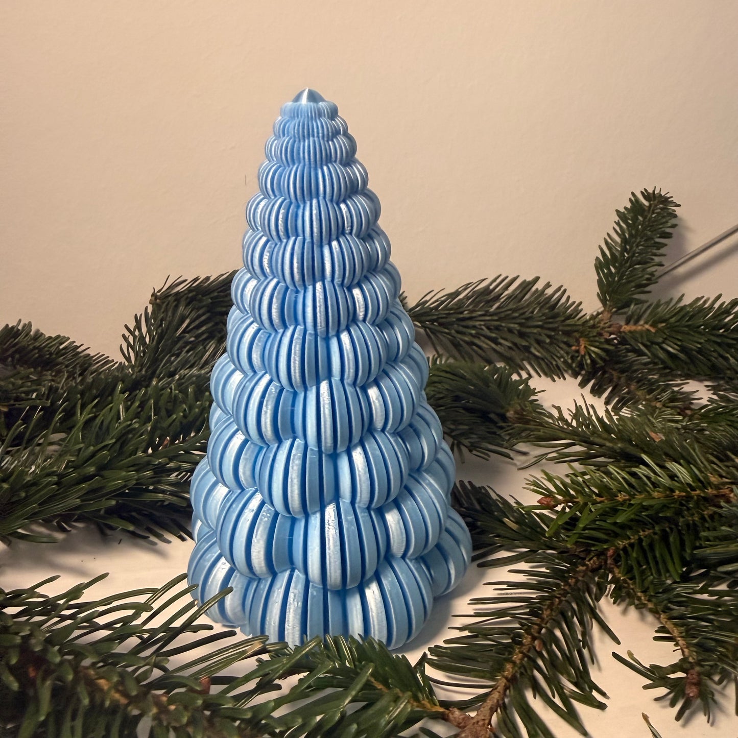 3D-gedruckter Weihnachtsbaum mit LED-Teelicht – Moderne Deko in vielen Farben | Nachhaltige Winterdekoration aus PLA