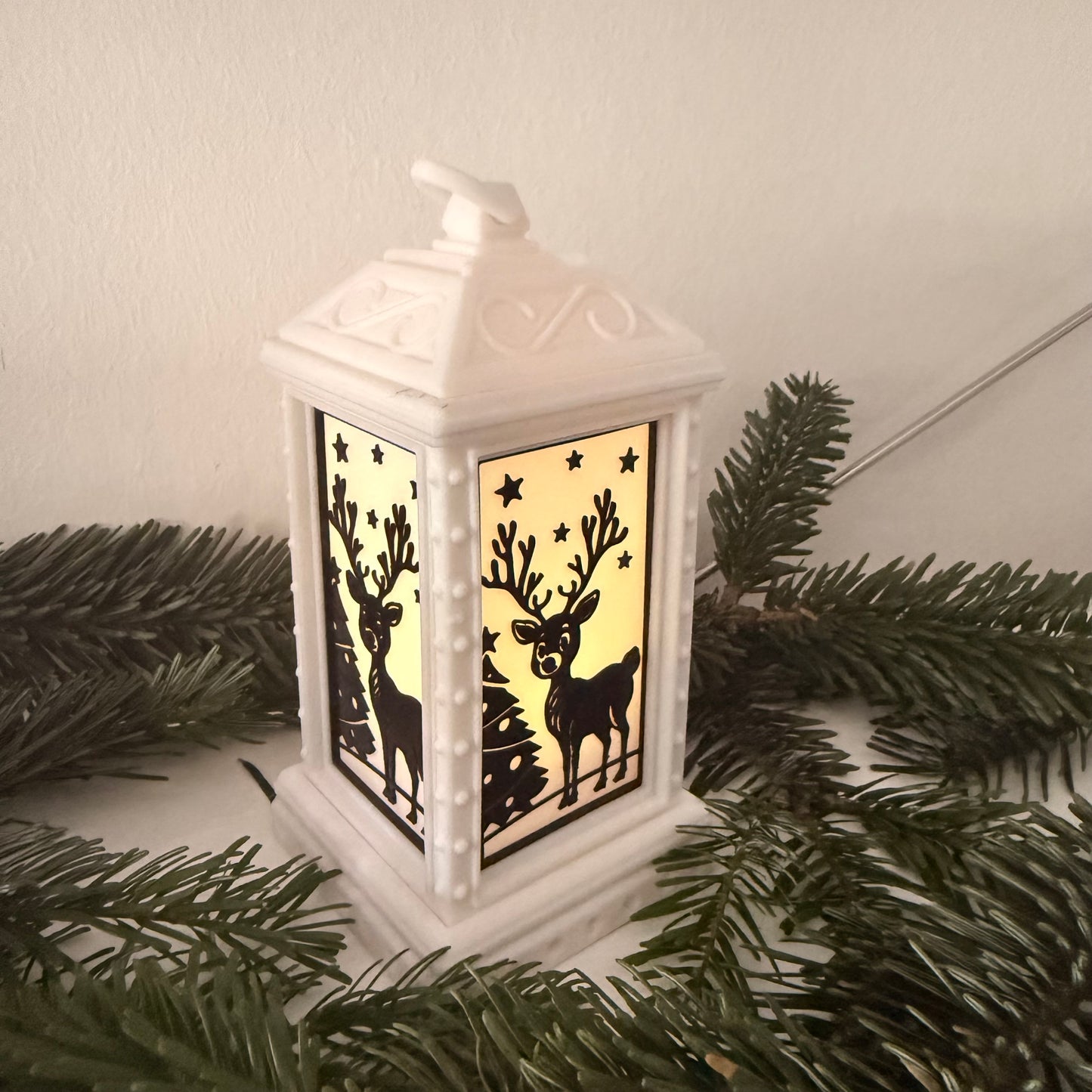 3D gedruckte Weihnachtslaterne – LED Dekolicht mit Weihnachtsmann, Rentier oder Elf | Personalisierte Weihnachtsdeko | Geschenkidee Weihnachten