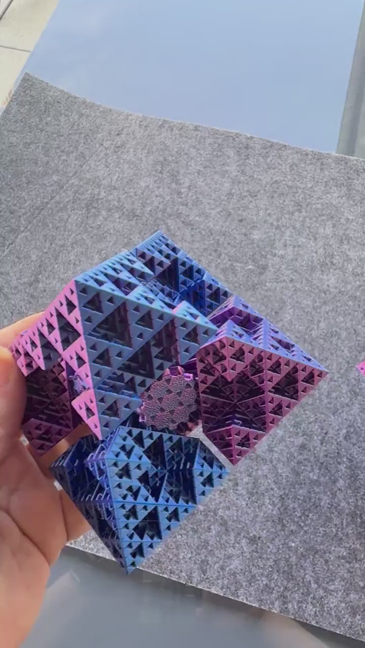 Fraktal Fidget Toy - Bewegliche Sierpinski-Würfel