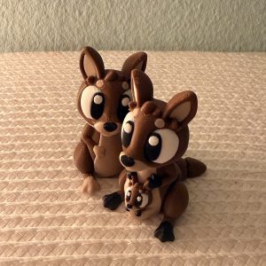 Känguru mit Baby – liebevolle 3D-gedruckte Tierfigur