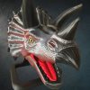 Triceratops-Schädel Controller- und Headset-Halter aus dem 3D-Drucker, Dreiviertelansicht mit geöffnetem Maul