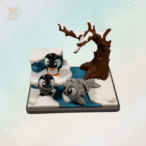 Eisscholle Mini-Landschaft mit winterlichem Baum – Detailansicht