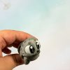 Robbe Mini-Figur in der Hand zur Größenansicht