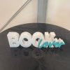 BOOKlover Schriftzug in Stein-Weiß und Türkis – 3D-Druck Deko für Bücherfreunde – Ansicht 2