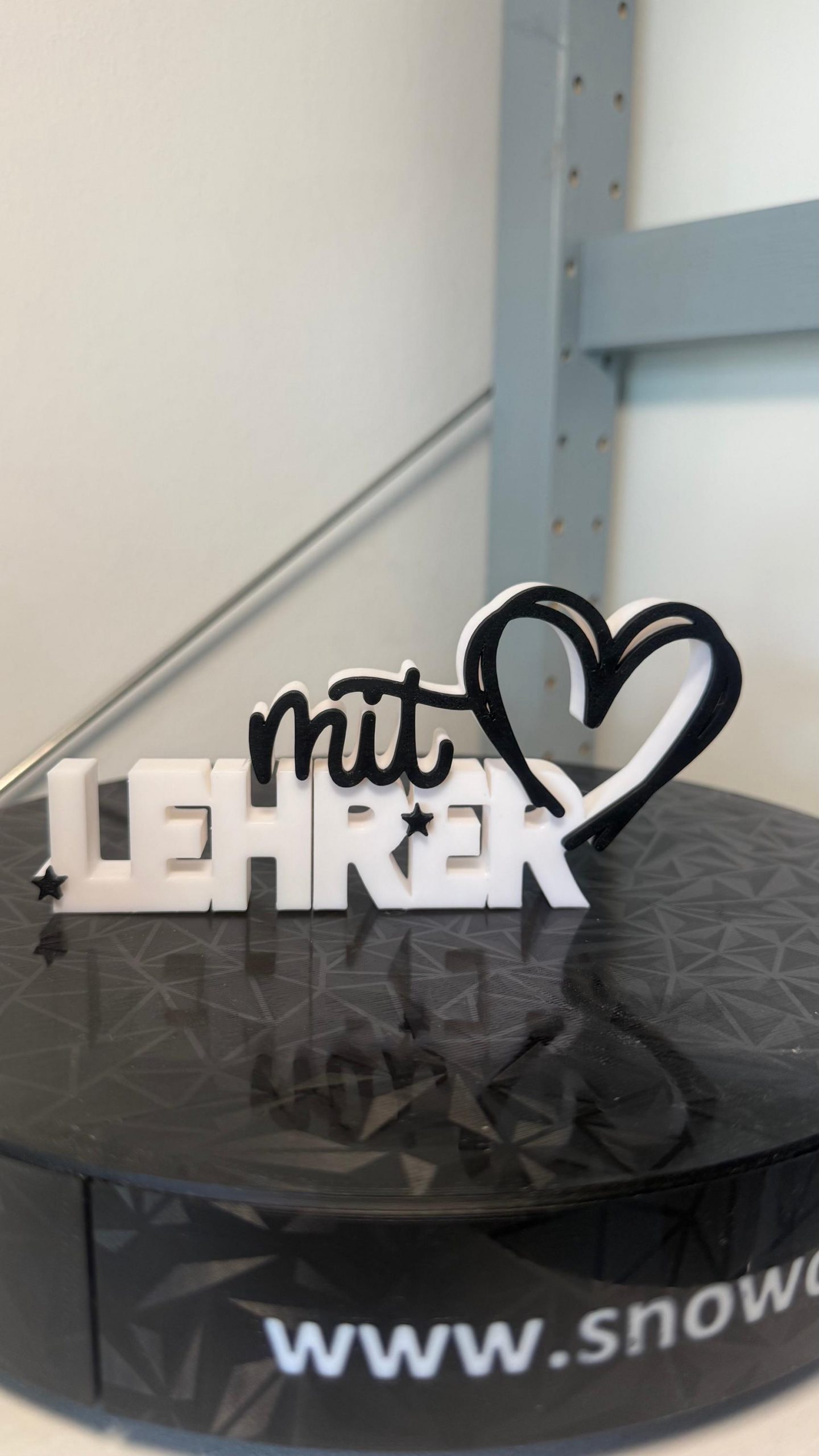 Schriftzug Lehrer mit Herz – 3D-Druck Geschenk für Lehrer – Ansicht 3