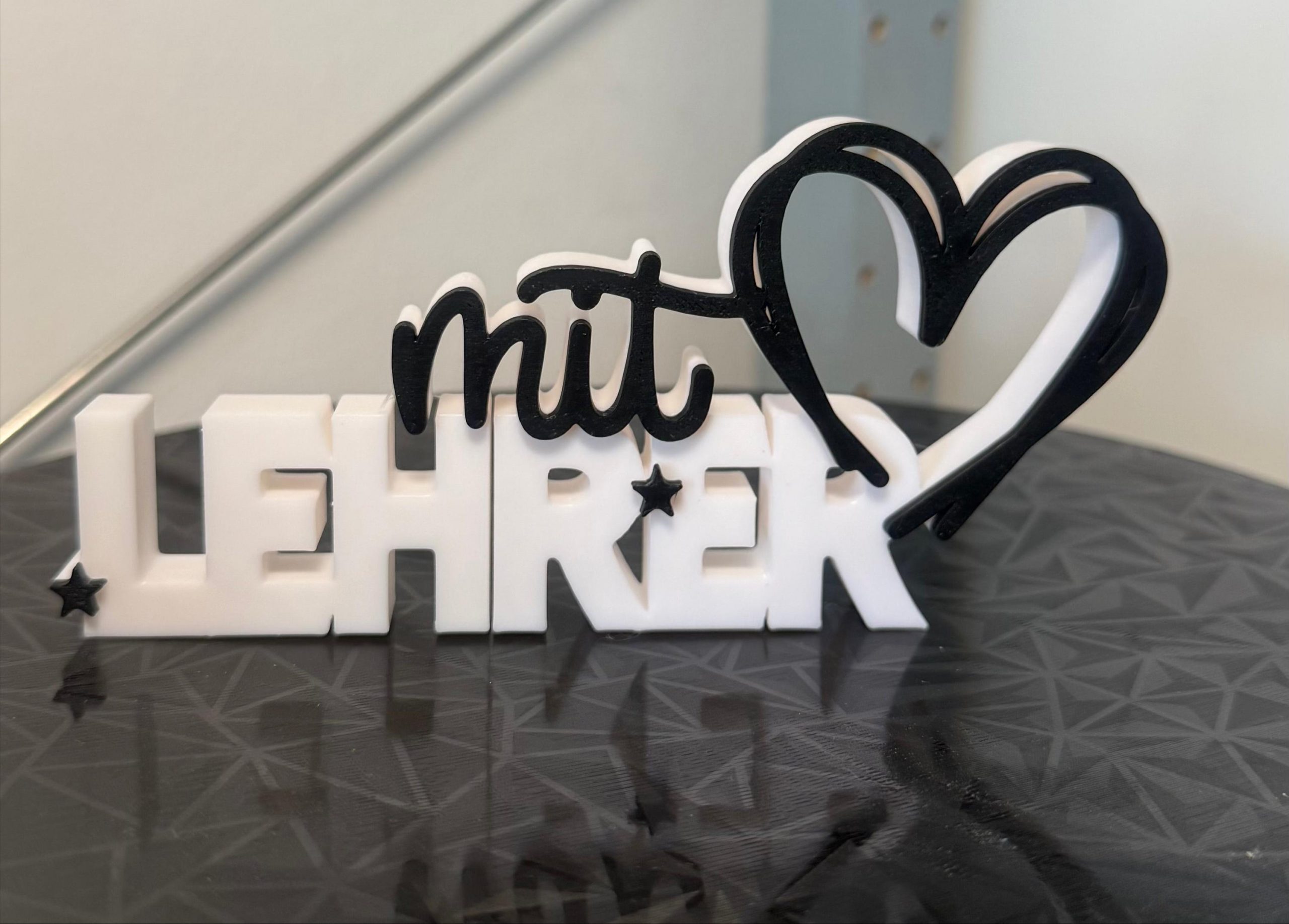 Schriftzug Lehrer mit Herz – 3D-Druck Geschenk für Lehrer – Ansicht 2