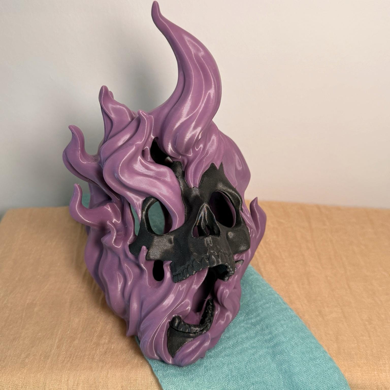 Seelenflamme Totenkopf-Laterne – Gothic Fantasy 3D-Druck – Ansicht 6