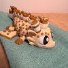 Kaffeedrache mit Kaffeebechern – 3D-gedruckte Fantasy-Figur – Ansicht 3