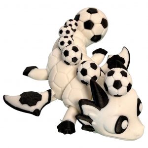 Fußballdrache – beweglicher 3D-Druck Drache im Fußball-Design