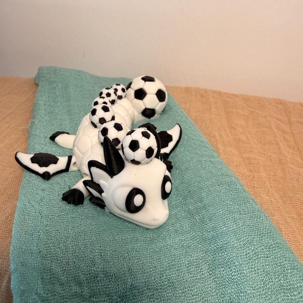 Fußballdrache – beweglicher 3D-Druck Drache im Fußball-Design – Ansicht 8