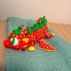 Erdbeerdrache – beweglicher 3D-Druck Drache im Erdbeer-Design – Ansicht 4