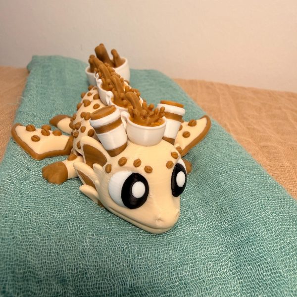 Kaffeedrache mit Kaffeebechern – 3D-gedruckte Fantasy-Figur – Ansicht 8