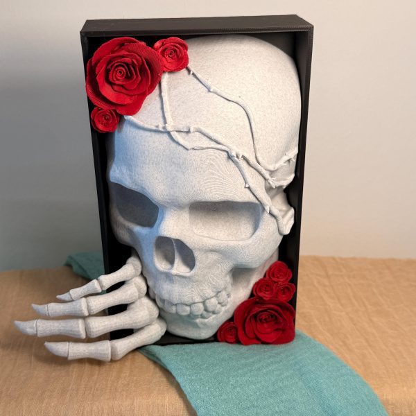 Gothic Buchstütze mit Totenkopf und Rosen – 3D-Druck Bücherregal-Deko – Ansicht 4