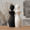 Pärchen-Skulptur Schwarz & Weiß, Nahaufnahme – zwei individuell wählbare Figuren